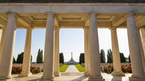 Excursão particular: Campos de batalha canadenses da Primeira Guerra Mundial, incluindo Memorial Thiepval, Beamont-Hamel, Vimy Ridge e Cerimônia Last Post em Ypres saindo de Bruxelas Excursão particular: Campos de batalha canadenses da Primeira Guerra Mundial, incluindo Memorial Thiepval, Beamont-Hamel, Vimy Ridge e Cerimônia Last Post em Ypres saindo de Bruxelas
