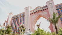 Sightseeingtour door Dubai, inclusief toegang tot Burj Khalifa en afternoon tea in Atlantis The Palm Sightseeingtour door Dubai, inclusief toegang tot Burj Khalifa en afternoon tea in Atlantis The Palm