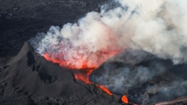 Vuelo en helicóptero desde Reikiavik: erupción volcánica Vuelo en helicóptero desde Reikiavik: erupción volcánica