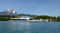 Crucero turístico panorámico por el lago Lucerna Crucero turístico panorámico por el lago Lucerna