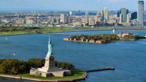 Excursão à Estátua da Liberdade e Ilha Ellis, incluindo Acesso ao Pedestal , passeios turísticos por Lower Manhattan e Entrada para o Museu de 11/9 Excursão à Estátua da Liberdade e Ilha Ellis, incluindo Acesso ao Pedestal , passeios turísticos por Lower Manhattan e Entrada para o Museu de 11/9