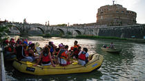 Sightseeingtour over de rivier de Tiber in Fun Eco Boats in het stadscentrum Sightseeingtour over de rivier de Tiber in Fun Eco Boats in het stadscentrum