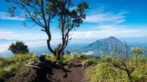 ムラピ山の斜面をハイキングするジョグジャカルタ初の日帰り旅行 ムラピ山の斜面をハイキングするジョグジャカルタ初の日帰り旅行
