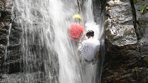 Caminata en el Parque Nacional de Tijuca y rápel por una cascada Caminata en el Parque Nacional de Tijuca y rápel por una cascada