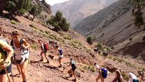 Randonnée d'une journée complète dans les montagnes de l'Atlas Randonnée d'une journée complète dans les montagnes de l'Atlas