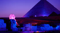 Show de som e luz nas pirâmides de Quéops em Gizé saindo do Cairo Show de som e luz nas pirâmides de Quéops em Gizé saindo do Cairo