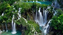 Tour van een hele dag door het Nationale park van de Plitvice-meren vanuit Zadar Tour van een hele dag door het Nationale park van de Plitvice-meren vanuit Zadar