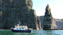 Ilhas Aran e os Penhascos de Moher saindo de Galway, incluindo penhascos de Moher cruzeiro Ilhas Aran e os Penhascos de Moher saindo de Galway, incluindo penhascos de Moher cruzeiro