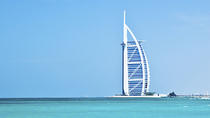 Afternoon tea in het Burj Al Arab en een bezoek aan de Burj Khalifa tijdens deze tour door het moderne Dubai Afternoon tea in het Burj Al Arab en een bezoek aan de Burj Khalifa tijdens deze tour door het moderne Dubai