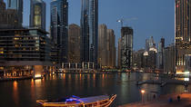 Avondcruise met een dhow vanuit Dubai Marina Avondcruise met een dhow vanuit Dubai Marina