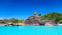 Ganztagestour mit dem Schnellboot zu einem Schnorchelausflug zu den Similan-Inseln von Khao Lak Ganztagestour mit dem Schnellboot zu einem Schnorchelausflug zu den Similan-Inseln von Khao Lak