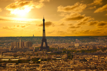 Evite filas: Excursão ao pôr do sol para grupo pequeno na Torre Eiffel