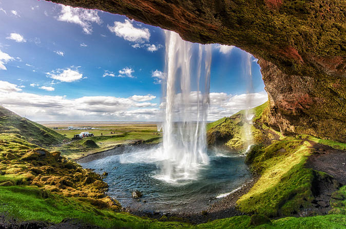 Southern Iceland Waterfalls and Beaches Day Tour