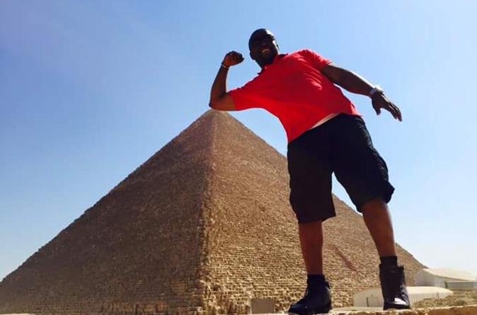 Private Day Tour to Giza Pyramids, Egyptian Museum, Alabaster Mosque, and Hanging Church in Cairo