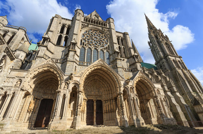 Chartres and its Cathedral (5 Hours)