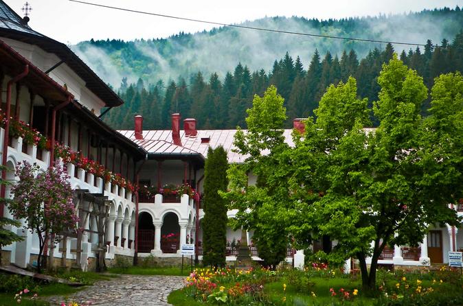 4-Days Tour of Iasi and UNESCO Painted Monasteries