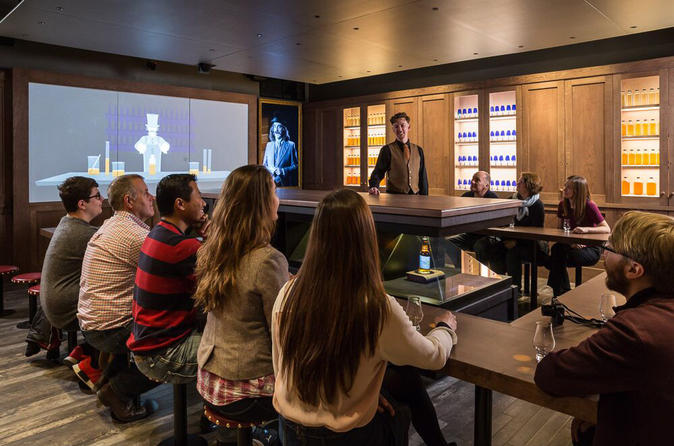 Guided Silver Whisky Tour of Edinburgh's Scotch Whisky Experience