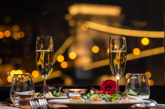 Valentine Day Budapest Dinner Cruise with Piano Battle Show