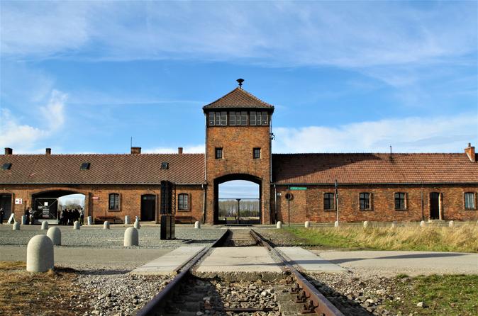 Memoriale e museo di Auschwitz-Birkenau, tour privato o condiviso da Cracovia