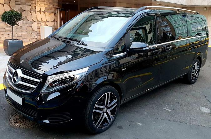 Private Budapest Airport Transfer in a Luxury Minivan