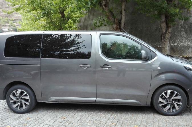Private One-Way Lisbon Airport Transfer to Central Lisbon