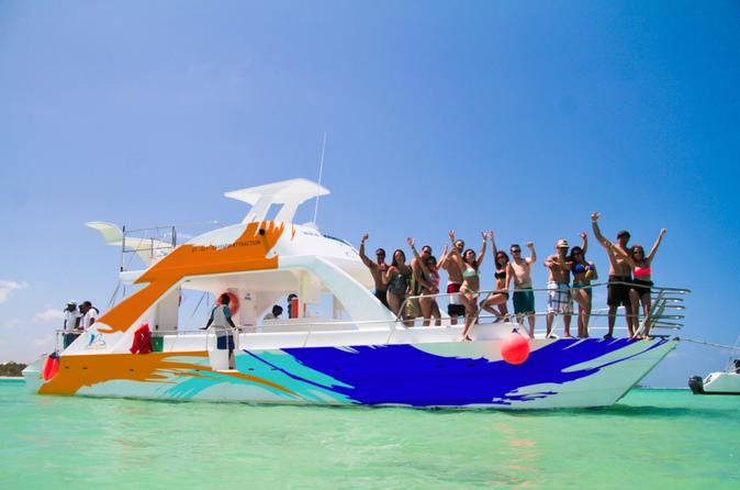 Private Catamaran: Reef Snorkel and Natural Swim Pool from Punta Cana