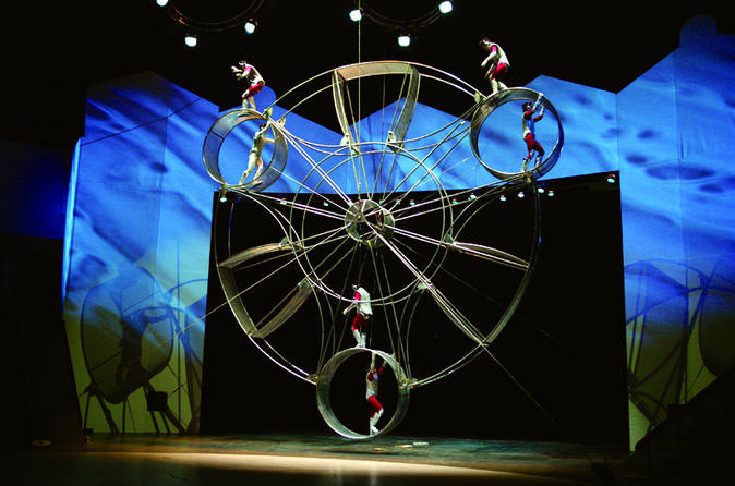 Shanghai Chinese Acrobatic Show and Night Tour