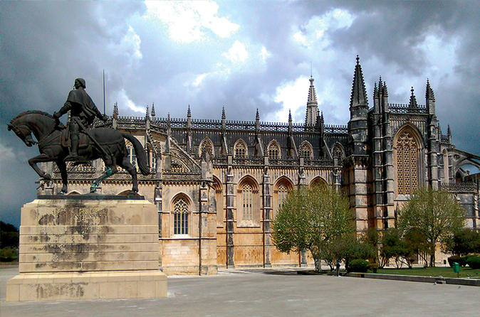 The Templars Treasure Small Group Tour: Alcobaça Batalha and Tomar from Lisbon