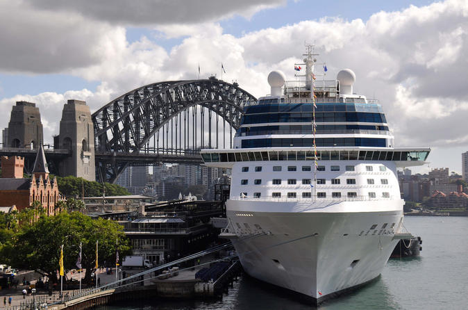 Airport Shuttle Transfer from Sydney Airport to Circular Quay Cruise Terminal
