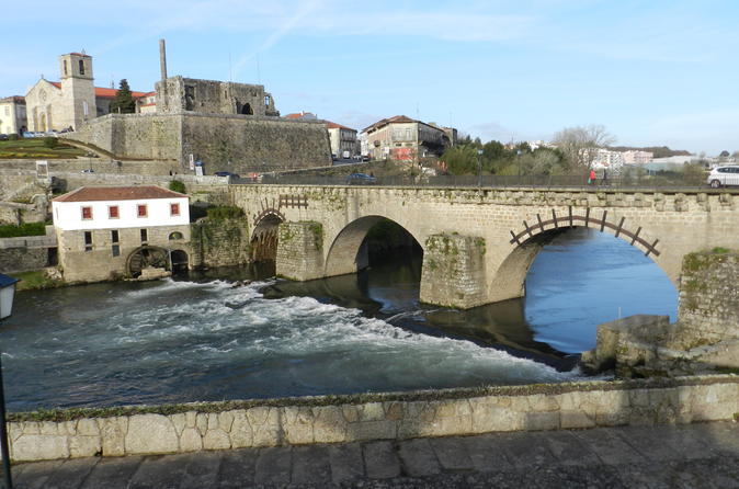 Full-Day Barcelos Highlights Tour and Painting Workshop from Porto