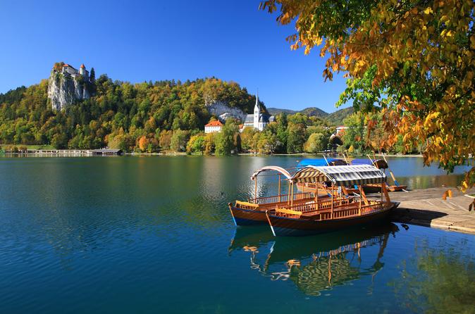 Full-day Lake Bled, Radovljica and Traditional Lunch Tour from Ljubljana