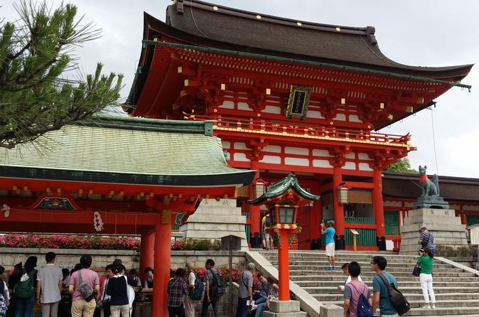 Private Car Tour: Arashiyama and Fushimi Inari from Osaka
