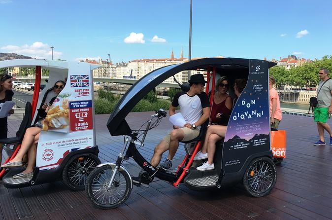Private Lyon Sightseeing Tour in Electric Vehicle with Treasure Hunt (2 Hours)