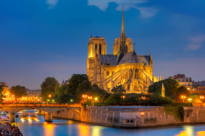 Paris Night Combo: Skip-the-Line Eiffel Tower Tour and Seine River Cruise with Champagne