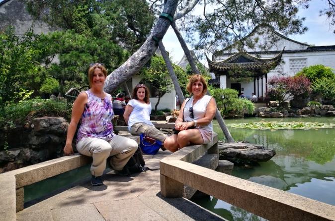 Private Day Trip to Tongli Water Village with Suzhou Private Garden
