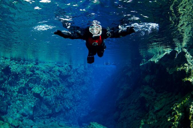Snorkeling Silfra Tour with Pick up