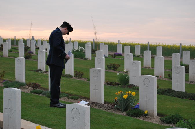 Anzac Day Trip from Paris to Villers-Bretonneux with WWI Somme Battlefields Tour