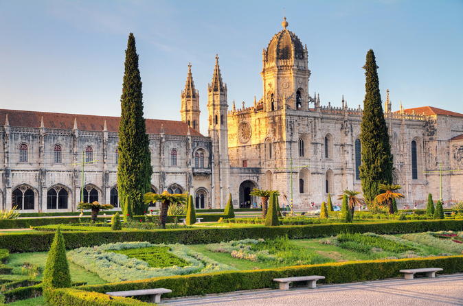 Lisbon and Sintra Small-Group Tour with Pena Palace and Monastery of Jeronimos