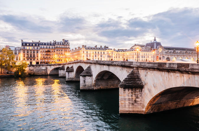 Private Tour: Explore Your Favorite Neighborhood in Paris