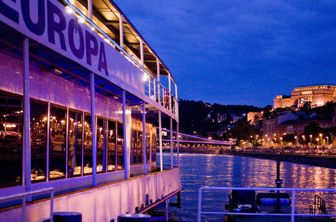 Budapest Christmas Eve Cruise with Dinner and Live Music