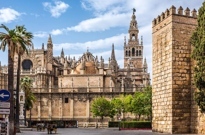 Seville Cathedral and Giralda: Skip-the-line Guided Tour