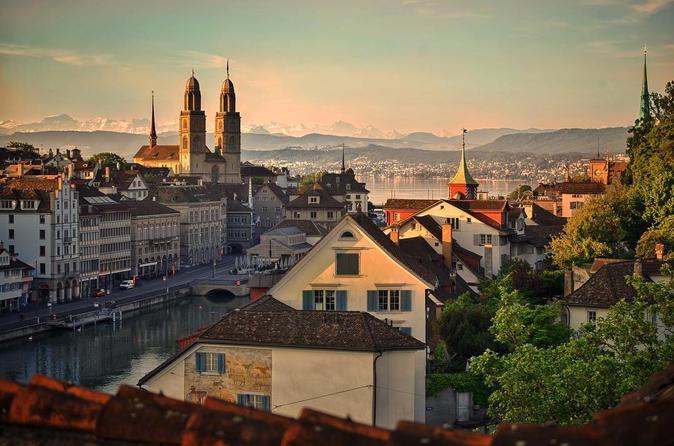 The Best Taste of Zurich and Panoramic Views in a Small Group Walking Tour