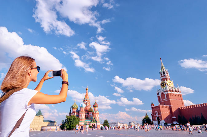 Private Moscow Tour Red Square and Vodka Museum with Traditional Snacks