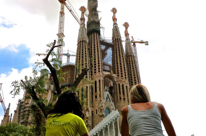 Tour di Barcellona di mezza giornata in bici elettrica con accesso saltafila alla Sagrada Familia