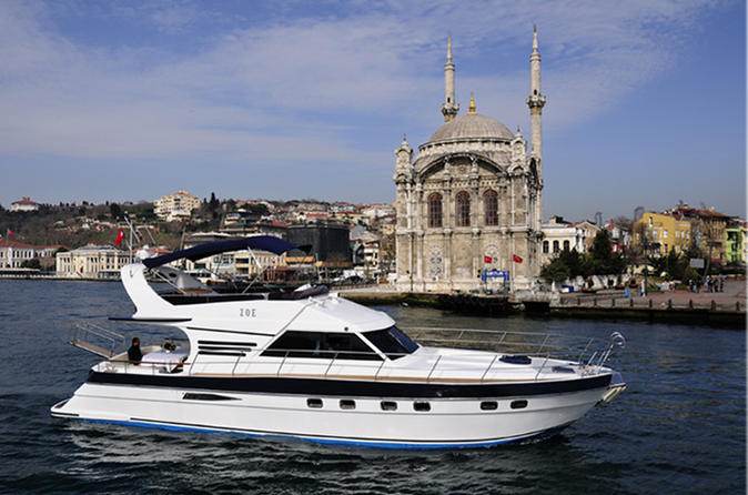 Private: Romantic Evening Cruise on the Bosphorus on Your Own Yacht