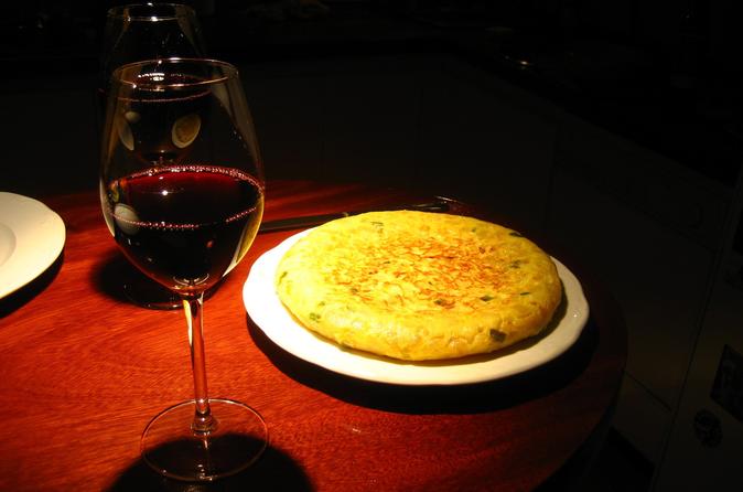 Tapas, Winetasting and Flamenco in Triana