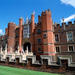 Private Tour: Hampton Court Palace Walking Tour with Historian Guide