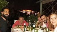 Cena griega en Atenas con la mejor vista de la Acrópolis iluminada
