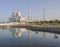 Abu Dhabi Sightseeing Tour: Sheikh Zayed Mosque, Heritage Village and Souk