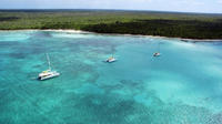 Excursión en catamarán y lancha motora a la isla paradisíaca de Saona
